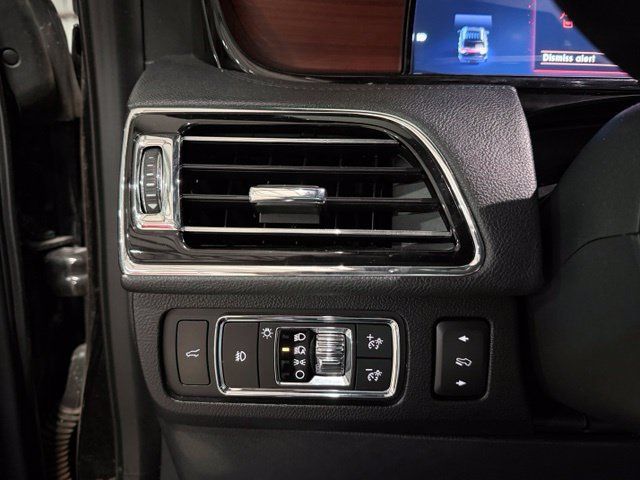 Used 2022 Lincoln Navigator Reserve AWD/4WD image 36