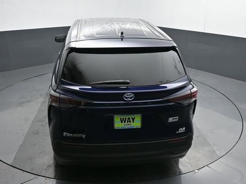 Used 2024 Toyota Sienna XLE image 41