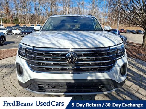 Certified 2025 Volkswagen Atlas SE image 2