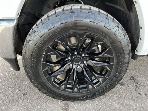 Used 2020 RAM 1500 Limited w/ Off Road Group image 9