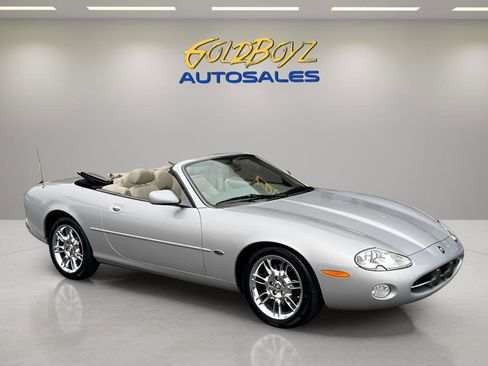 Used 2002 Jaguar XK8 Convertible image 3