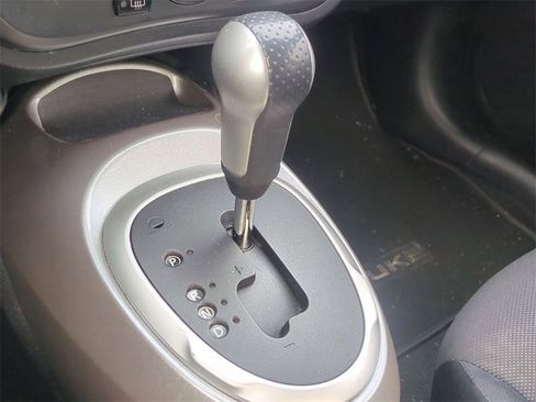 Used 2011 Nissan Juke S image 17