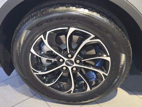 New 2026 Lincoln Nautilus Premier AWD/4WD image 11