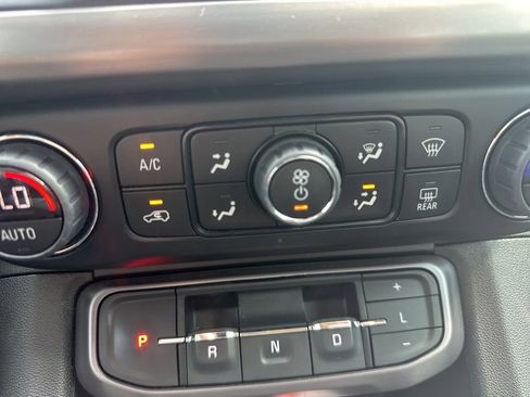 Used 2022 GMC Acadia AT4 w/ Technology Package AWD/4WD image 23