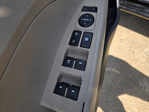 Used 2020 Hyundai Elantra SE FWD image 27