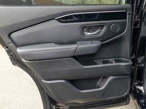 Used 2025 Honda Pilot EX-L image 26