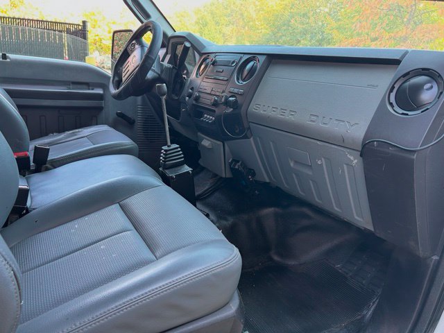 Used 2016 Ford F550 4x4 Regular Cab Super Duty image 22