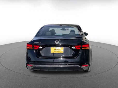 Used 2025 Nissan Altima 2.5 SV image 12