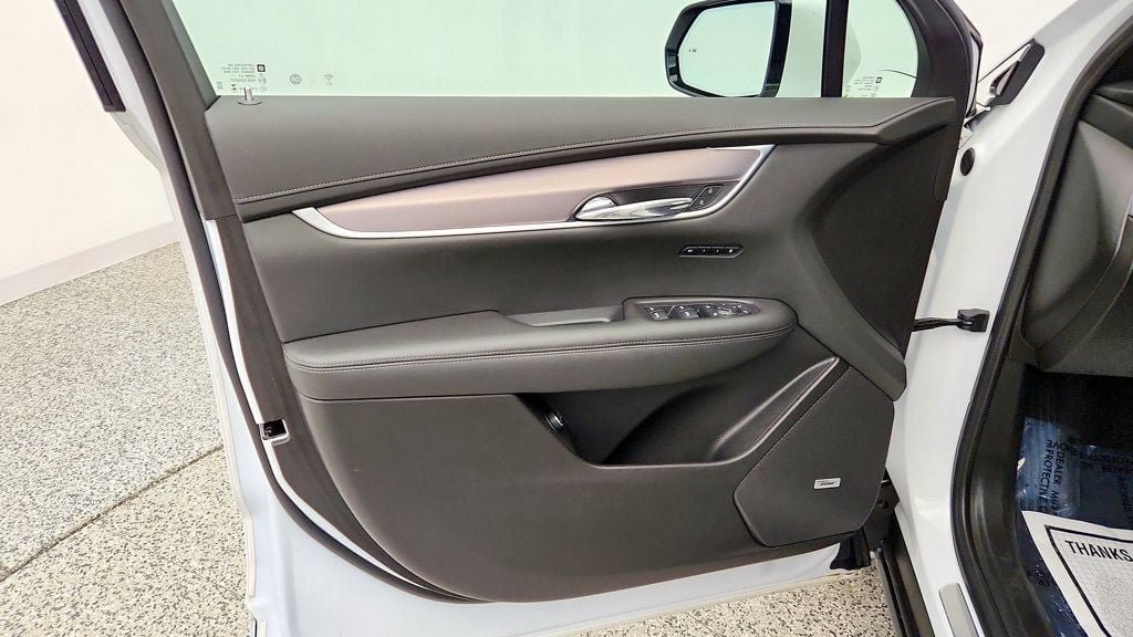 Used 2024 Cadillac XT6 Luxury FWD image 11