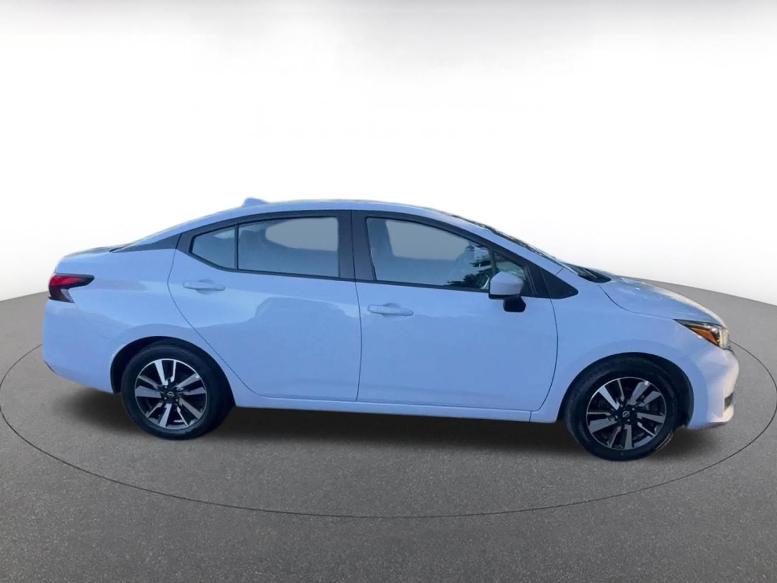 Used 2025 Nissan Versa SV FWD image 15
