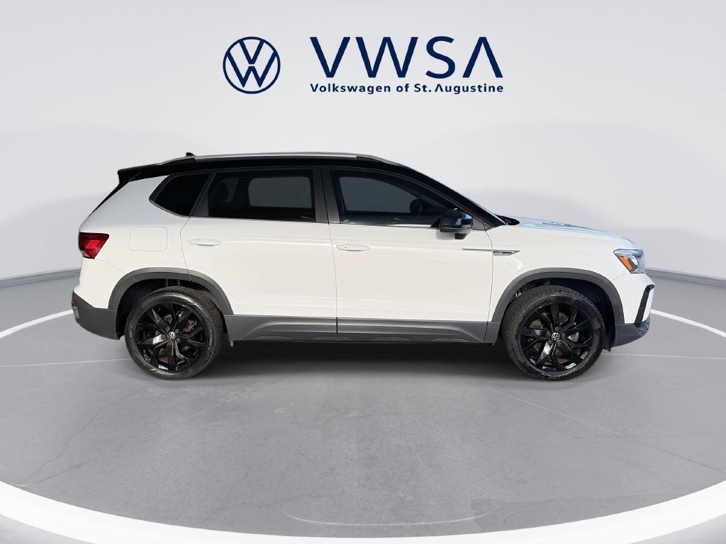 Certified 2023 Volkswagen Taos SE w/ Panoramic Sunroof Package FWD image 8