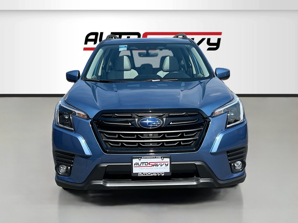 Used 2024 Subaru Forester Premium AWD/4WD image 2