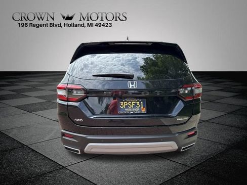 Used 2024 Honda Pilot Touring image 6