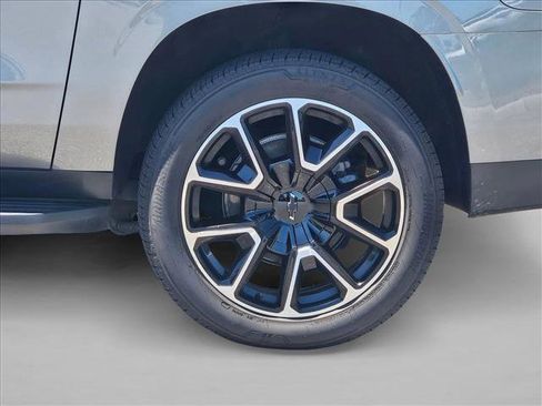 Used 2023 Chevrolet Suburban RST w/ Sport Performance Package AWD/4WD image 26