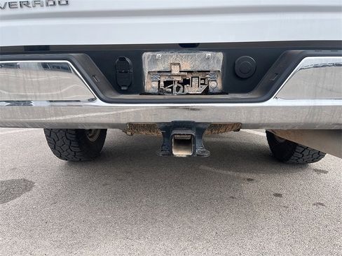 Used 2024 Chevrolet Silverado 2500 LT w/ Convenience Package image 17