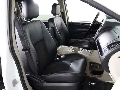 Used 2020 Dodge Grand Caravan SXT FWD image 26