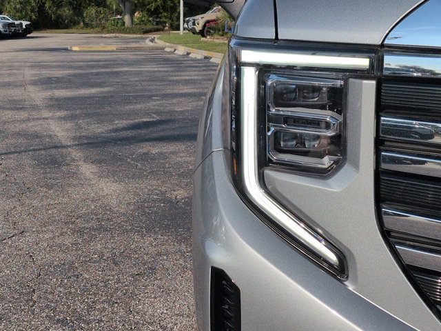 Used 2025 GMC Sierra 1500 SLT AWD/4WD image 9