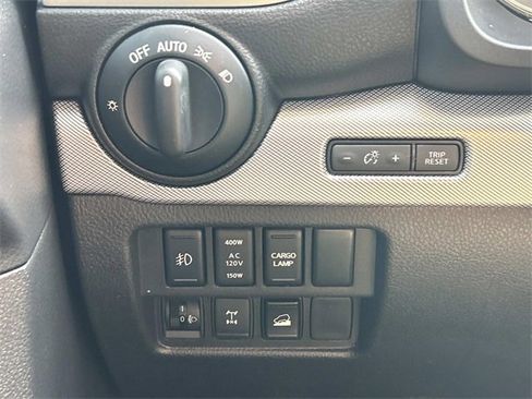 Used 2017 Nissan Titan PRO-4X image 30