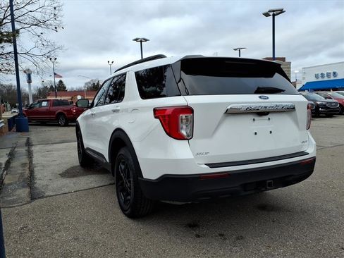 Certified 2023 Ford Explorer XLT w/ Class IV Trailer Tow Package image 9