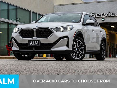 Used 2025 BMW X2 xDrive28i image 3