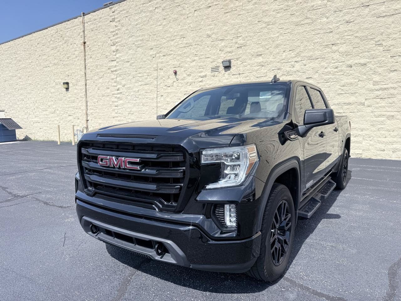 Used 2020 GMC Sierra 1500 Elevation w/ Elevation Convenience Package RWD image 1