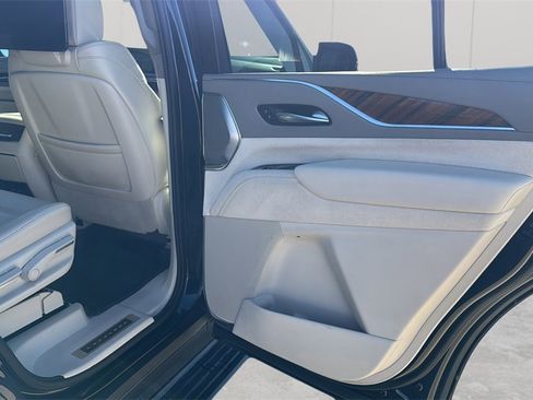 Used 2021 Cadillac Escalade Sport Platinum image 47