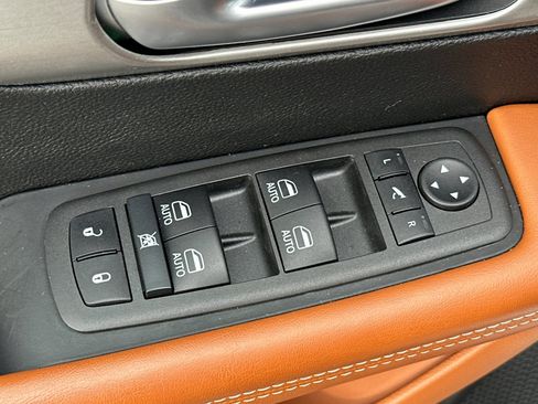 Used 2024 Chrysler Pacifica Pinnacle image 17