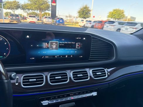 Used 2023 Mercedes-Benz Maybach GLS 600 4MATIC image 8