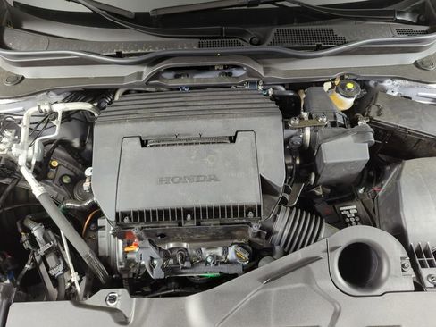 New 2025 Honda Pilot Touring image 9