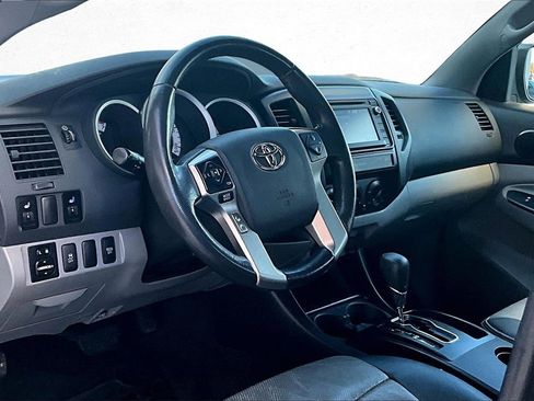 Used 2015 Toyota Tacoma 4x4 Access Cab image 16