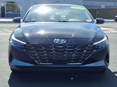 Used 2023 Hyundai Elantra Limited image 2
