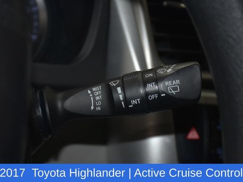Used 2017 Toyota Highlander LE FWD image 12