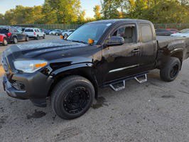 Used 2017 Toyota Tacoma SR RWD image 1