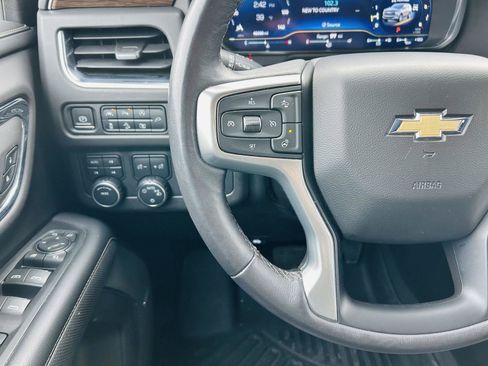 Used 2022 Chevrolet Suburban Premier image 24