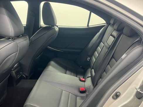 Used 2018 Lexus IS 300 F Sport image 10