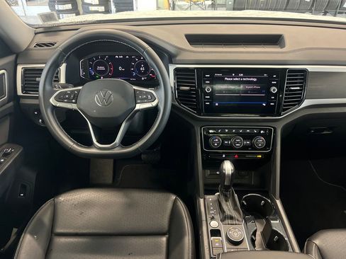 Used 2023 Volkswagen Atlas SE w/ Panoramic Sunroof Package AWD/4WD image 2