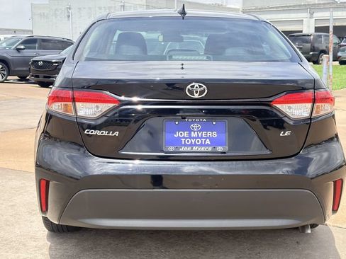 Used 2024 Toyota Corolla LE FWD image 8