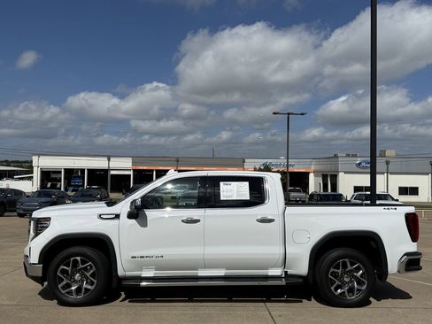 Used 2025 GMC Sierra 1500 SLT AWD/4WD image 3