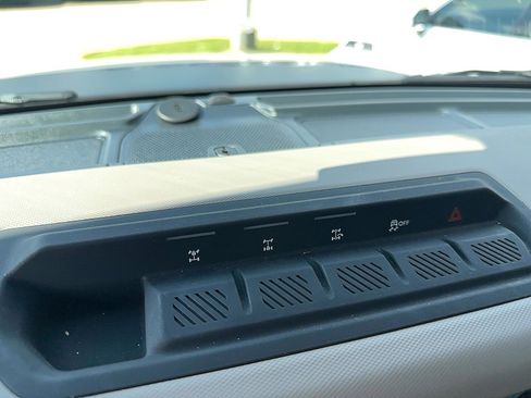 Used 2022 Ford Bronco Wildtrak image 15