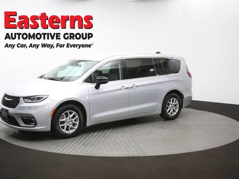 Used 2024 Chrysler Pacifica Touring-L FWD image 56
