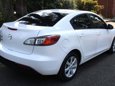 Used 2010 MAZDA MAZDA3 i Touring FWD image 3