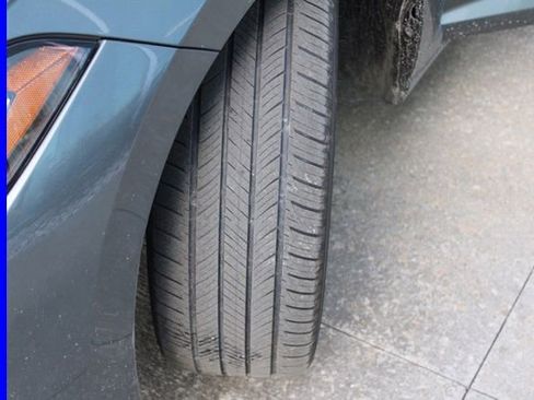 Used 2025 Volkswagen Jetta SE w/ Sunroof Package image 11