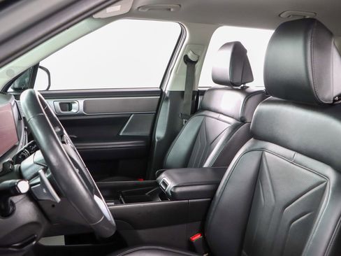 Used 2025 Hyundai Santa Fe SEL FWD image 23