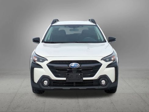 Used 2023 Subaru Outback Premium image 9