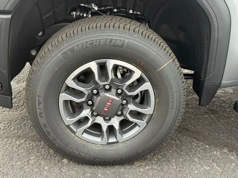 New 2026 GMC Sierra 2500 SLT w/ Max Trailering Package image 9