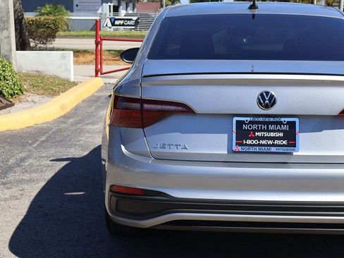 Used 2023 Volkswagen Jetta Sport image 12