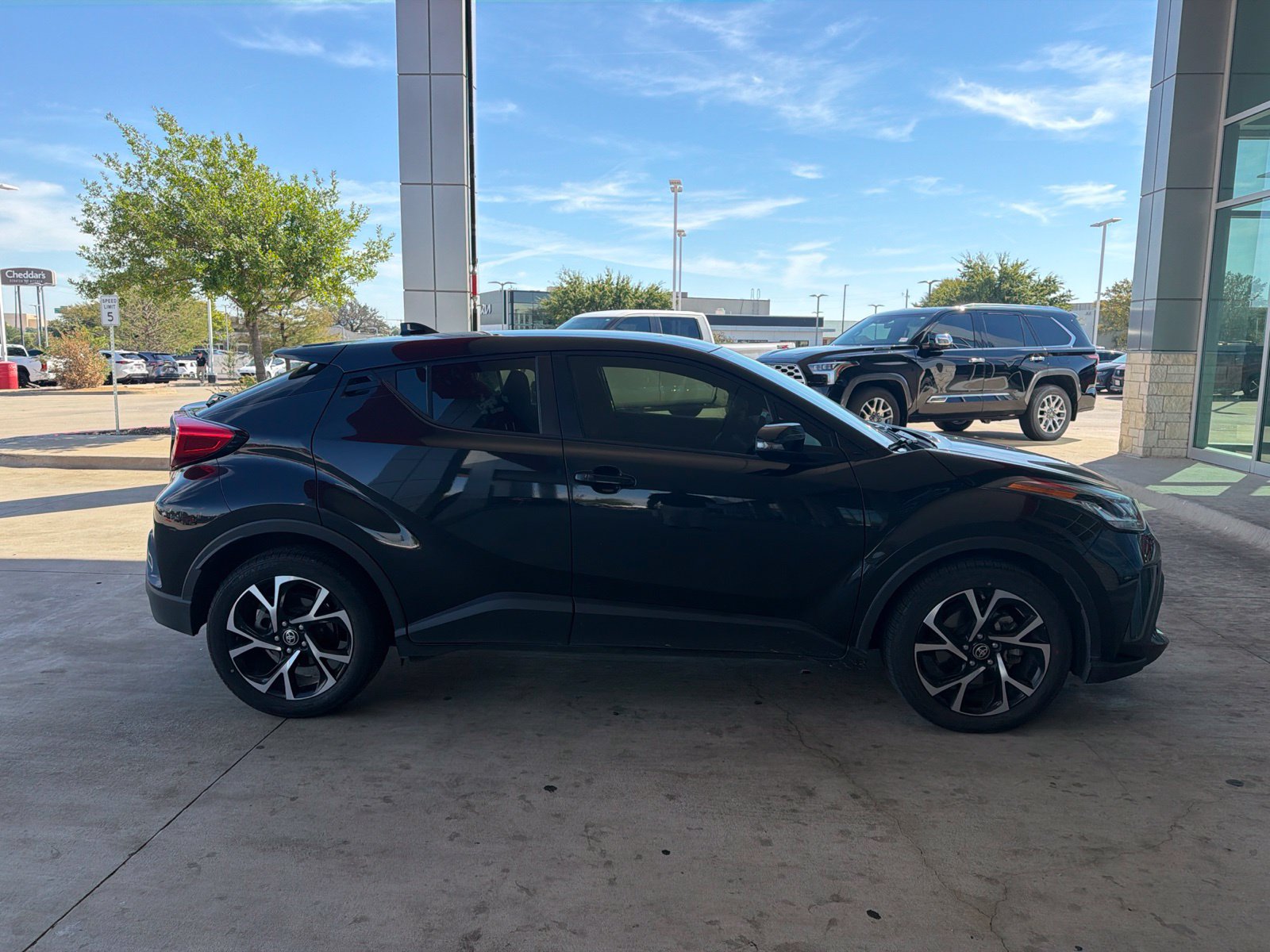 Used 2021 Toyota C-HR XLE FWD image 23
