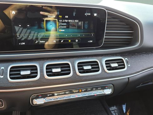 Used 2022 Mercedes-Benz GLE 350 4MATIC image 32