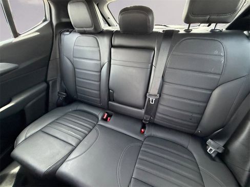 Used 2024 Alfa Romeo Tonale Ti w/ Premium Interior Package image 16