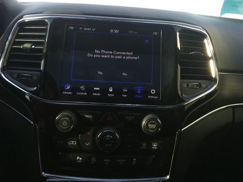 Used 2020 Jeep Grand Cherokee Limited image 27